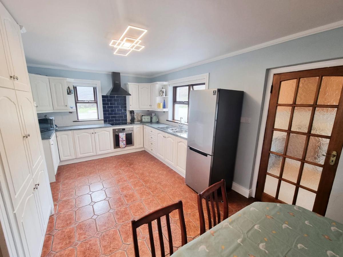3 Bed Renovated Cottage Carramore Lake, Belmullet Ballina  Bagian luar foto