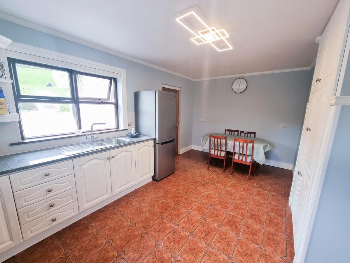 3 Bed Renovated Cottage Carramore Lake, Belmullet Ballina  Bagian luar foto