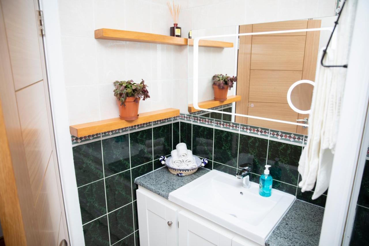 3 Bed Renovated Cottage Carramore Lake, Belmullet Ballina  Bagian luar foto